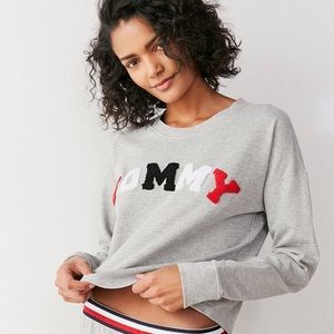 tommy crewneck